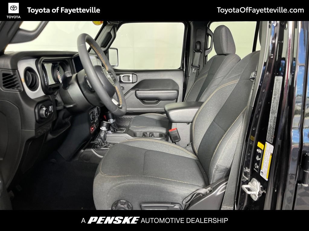 Used 2024 Jeep Wrangler Unlimited Sport AWD/4WD image 21