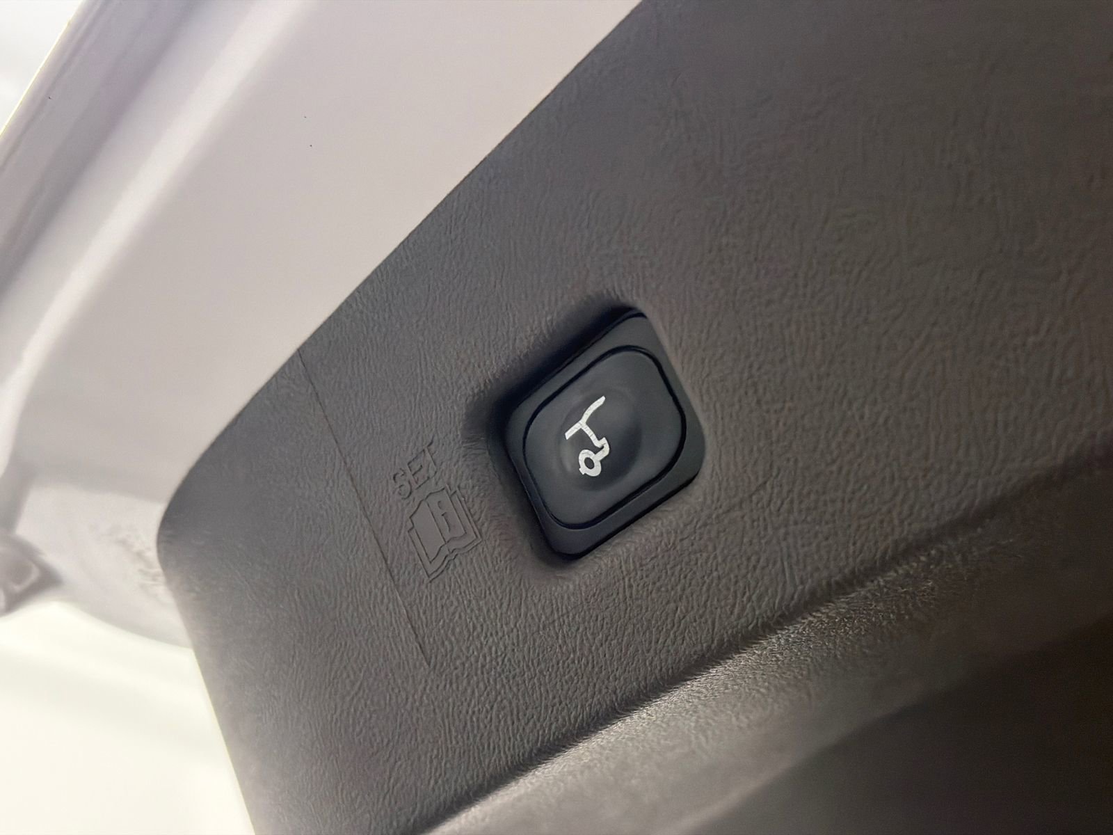 Used 2022 Lincoln Nautilus AWD image 9