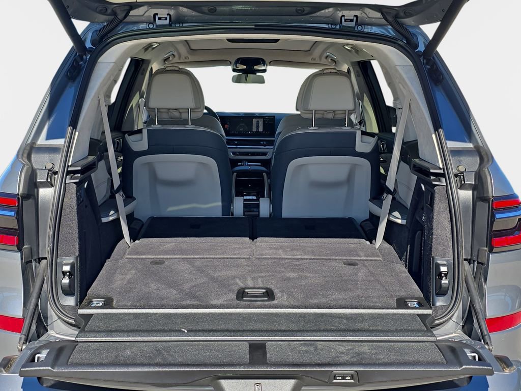 Used 2026 BMW ALPINA XB7 ALPINA XB7 image 14