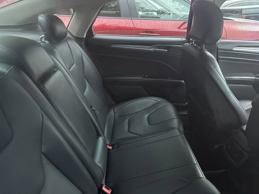 Used 2016 Ford Fusion Titanium FWD image 16