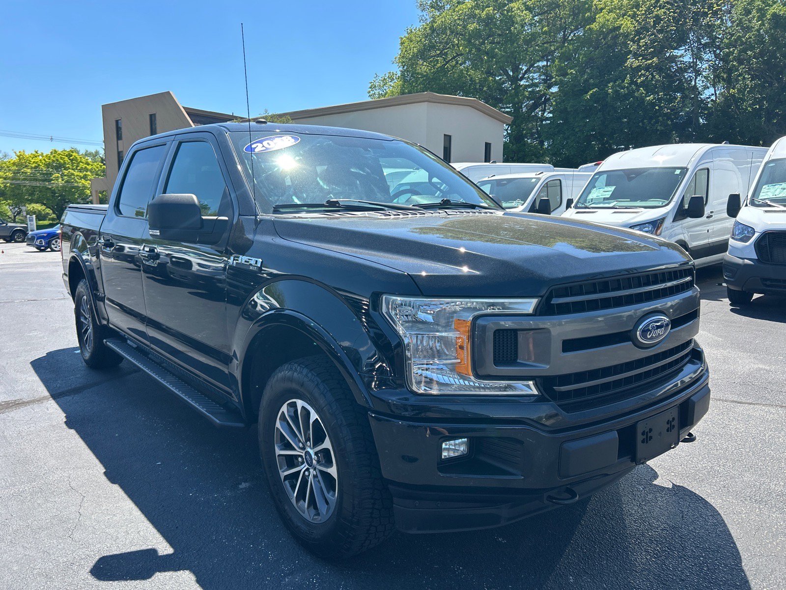 Used 2018 Ford F150 XLT w/ Equipment Group 302A Luxury AWD/4WD image 3