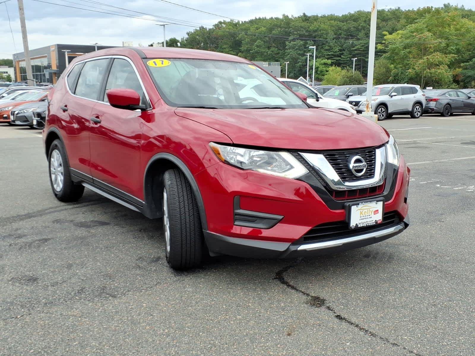 Used 2017 Nissan Rogue S FWD image 3