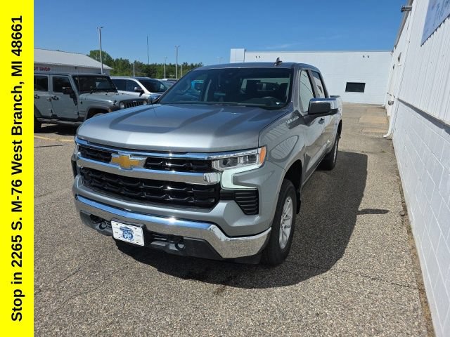 Used 2025 Chevrolet Silverado 1500 LT AWD/4WD image 6