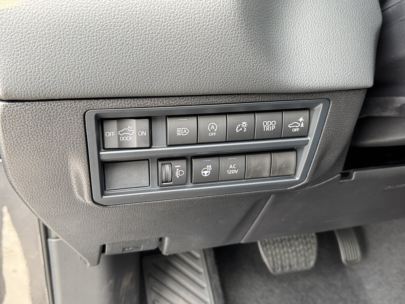 New 2026 Toyota Tundra Limited AWD/4WD image 17