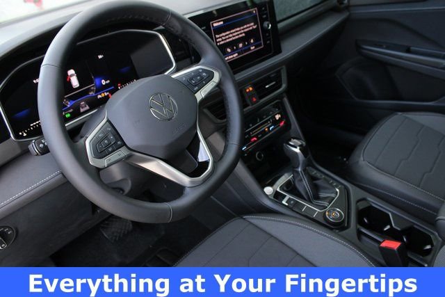 New 2025 Volkswagen Taos SE image 2