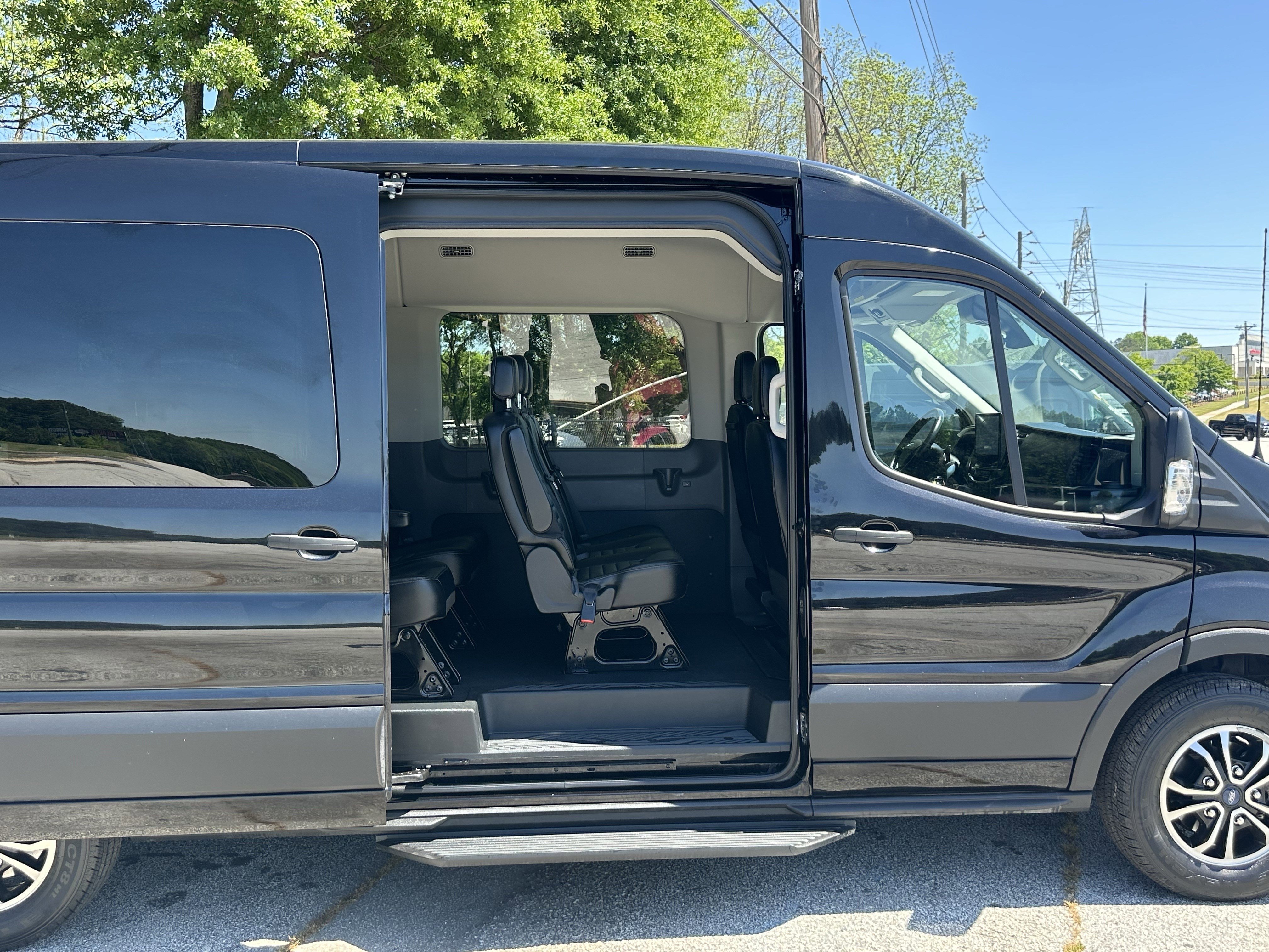 Used 2023 Ford Transit 350 XLT RWD image 17