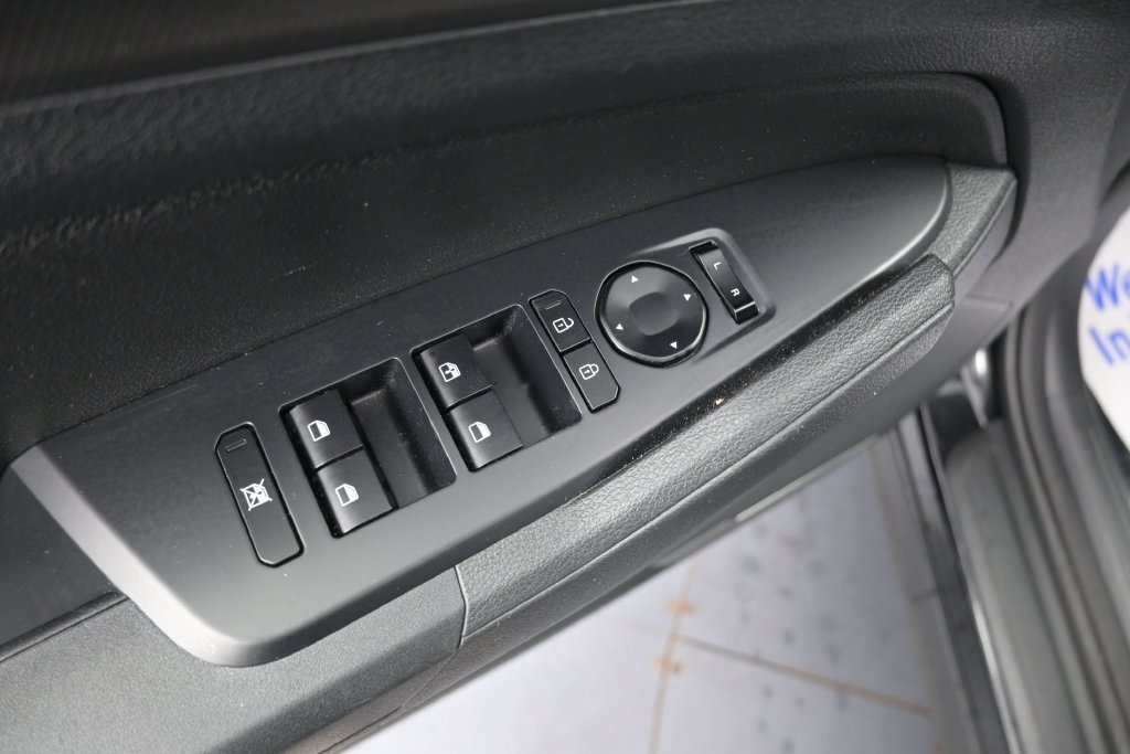 Used 2026 Kia Sportage LX FWD image 27