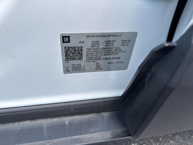 Used 2019 GMC Acadia SLT w/ LPO, Floor Liner Package AWD/4WD image 17