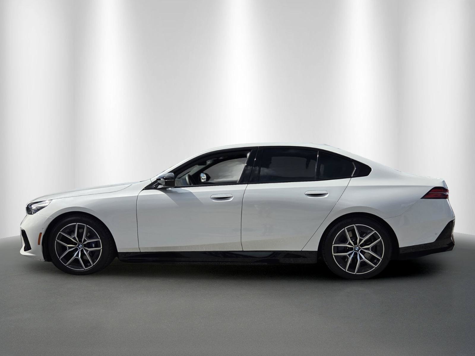 New 2025 BMW i5 M60 w/ Premium Package AWD/4WD image 4