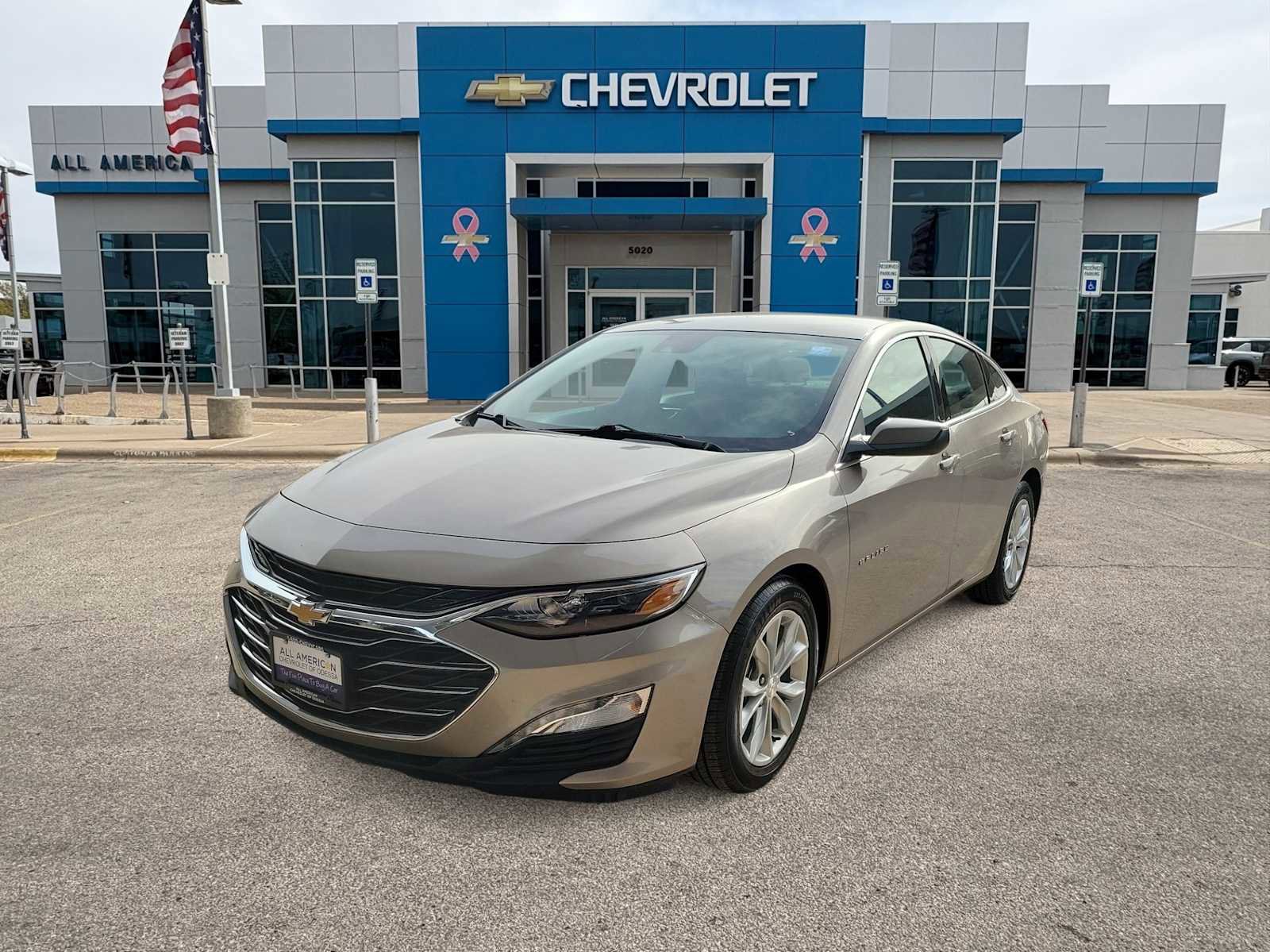 Used 2024 Chevrolet Malibu LT FWD image 1