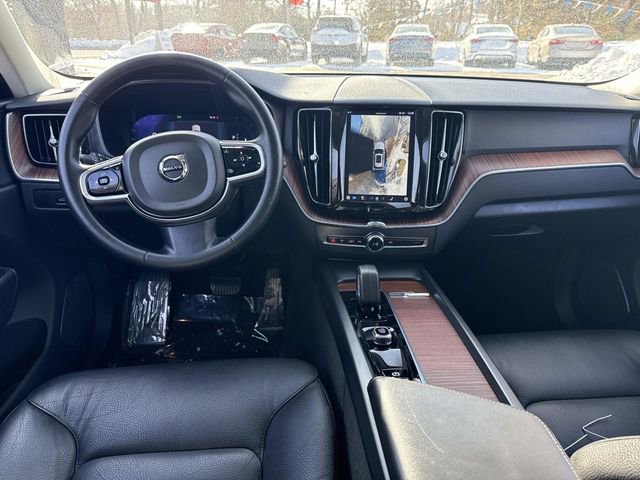Used 2024 Volvo XC60 B5 Plus image 18