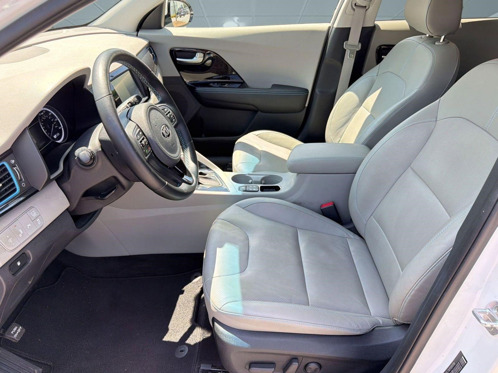 Used 2018 Kia Niro Touring FWD image 5