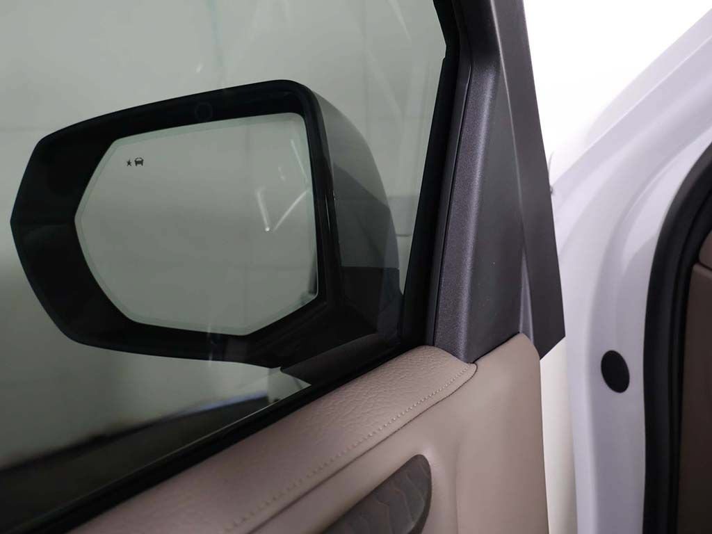 Used 2024 GMC Yukon Denali AWD/4WD image 45