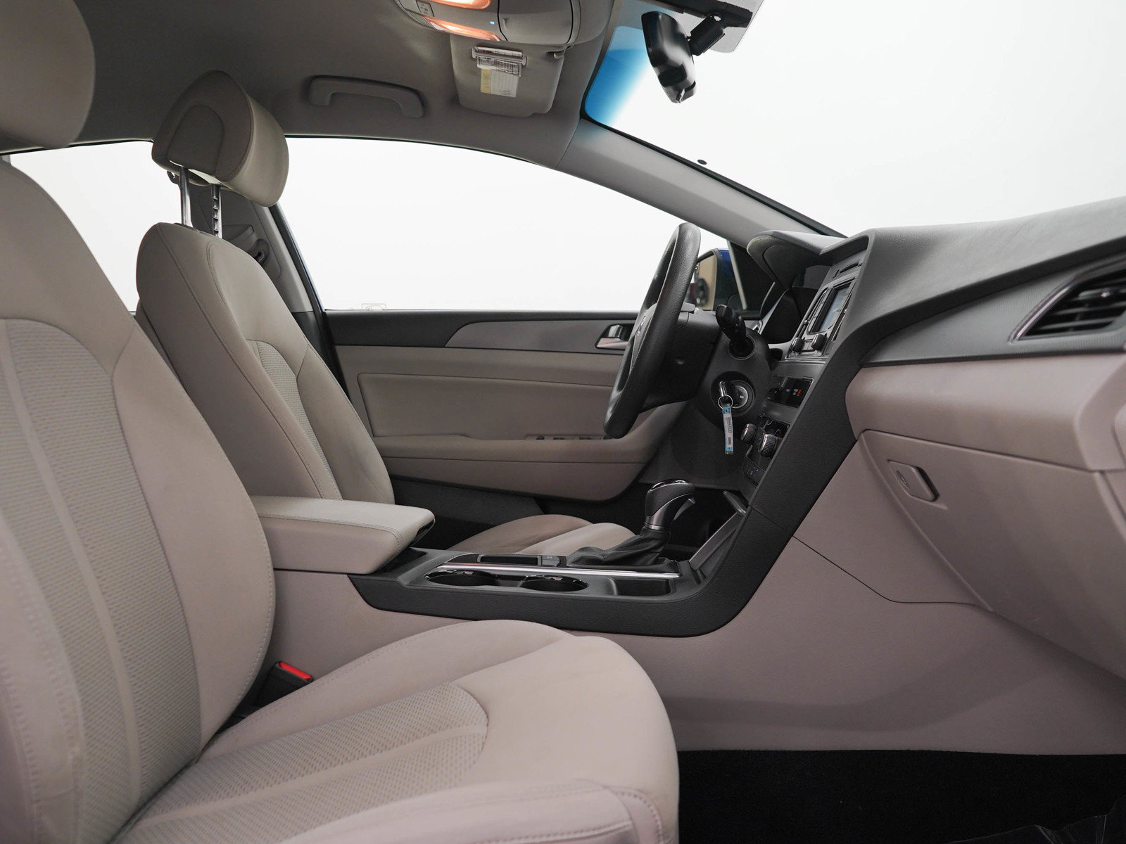 Used 2015 Hyundai Sonata SE w/ Option Group 09 FWD image 11