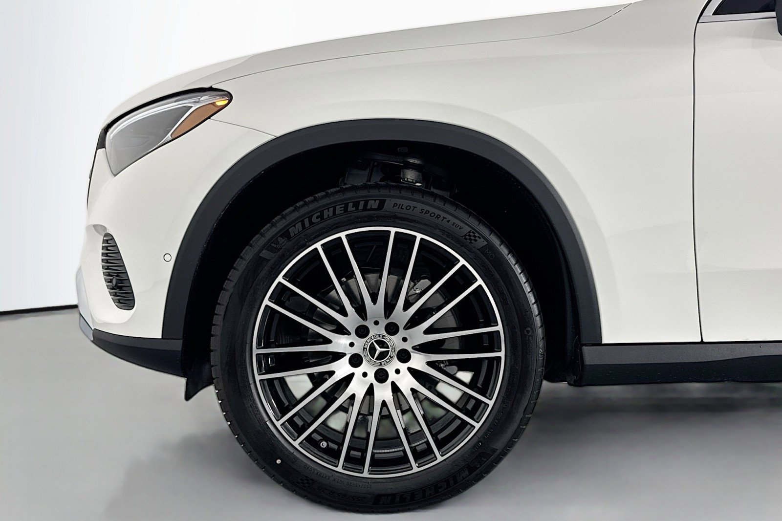 New 2026 Mercedes-Benz GLC 300 4MATIC image 9