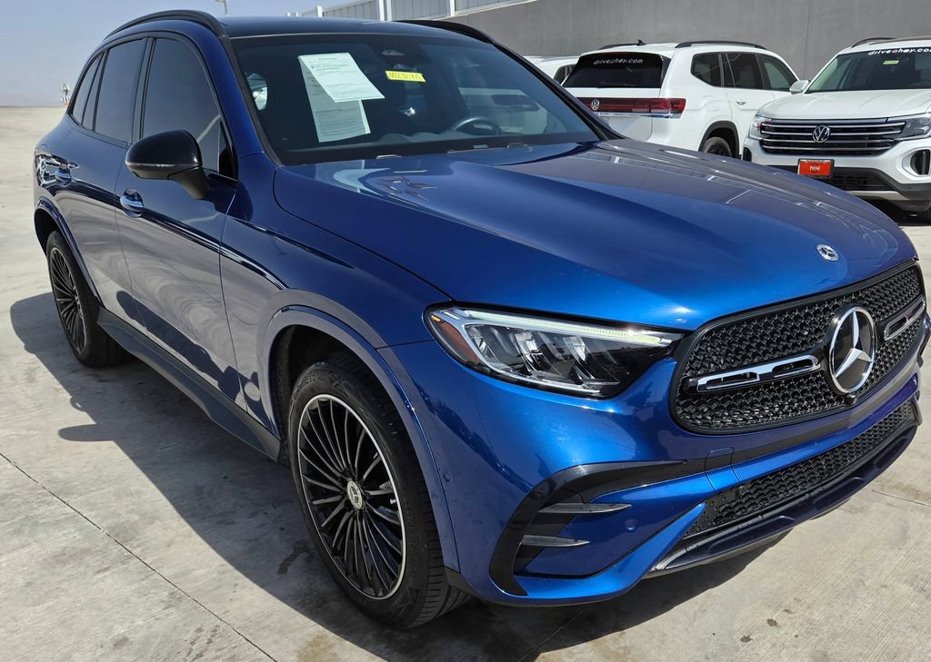 Used 2023 Mercedes-Benz GLC 300 4MATIC image 2