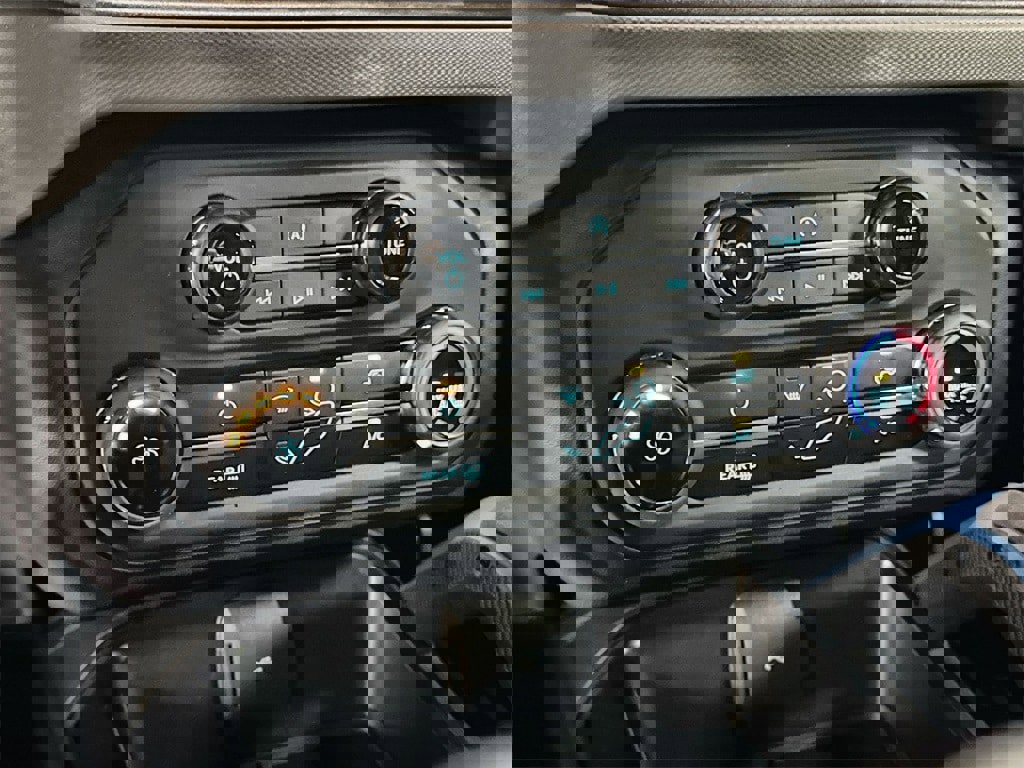 Used 2024 Ford Bronco Black Diamond image 21