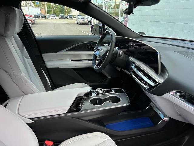 New 2026 Cadillac Lyriq Premium Luxury w/ LPO, Floor Liner Package AWD/4WD image 25