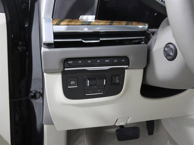 Certified 2025 Cadillac Escalade ESV Sport Platinum image 7