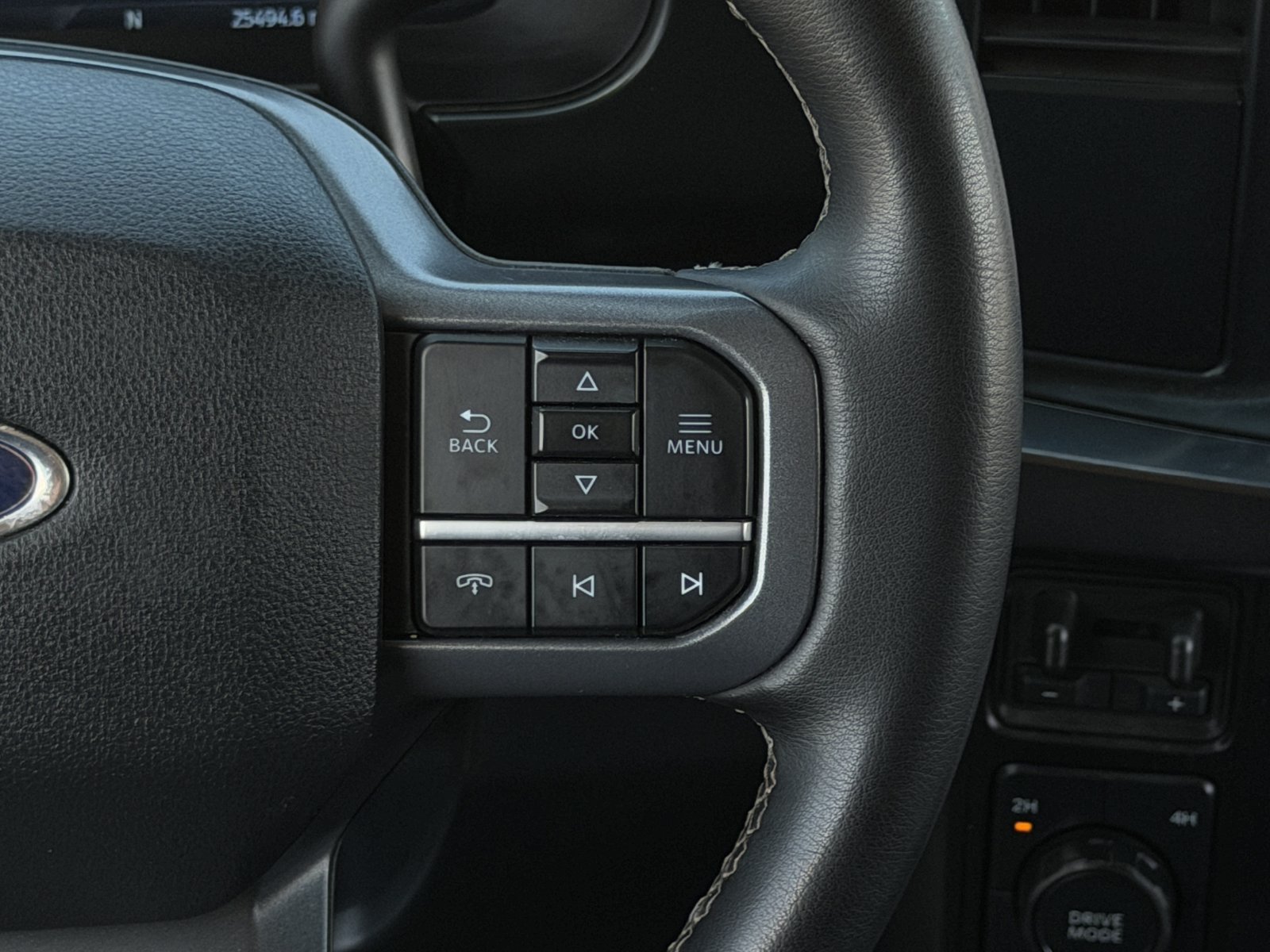 Used 2025 Ford F250 Lariat w/ Black Appearance Package AWD/4WD image 17