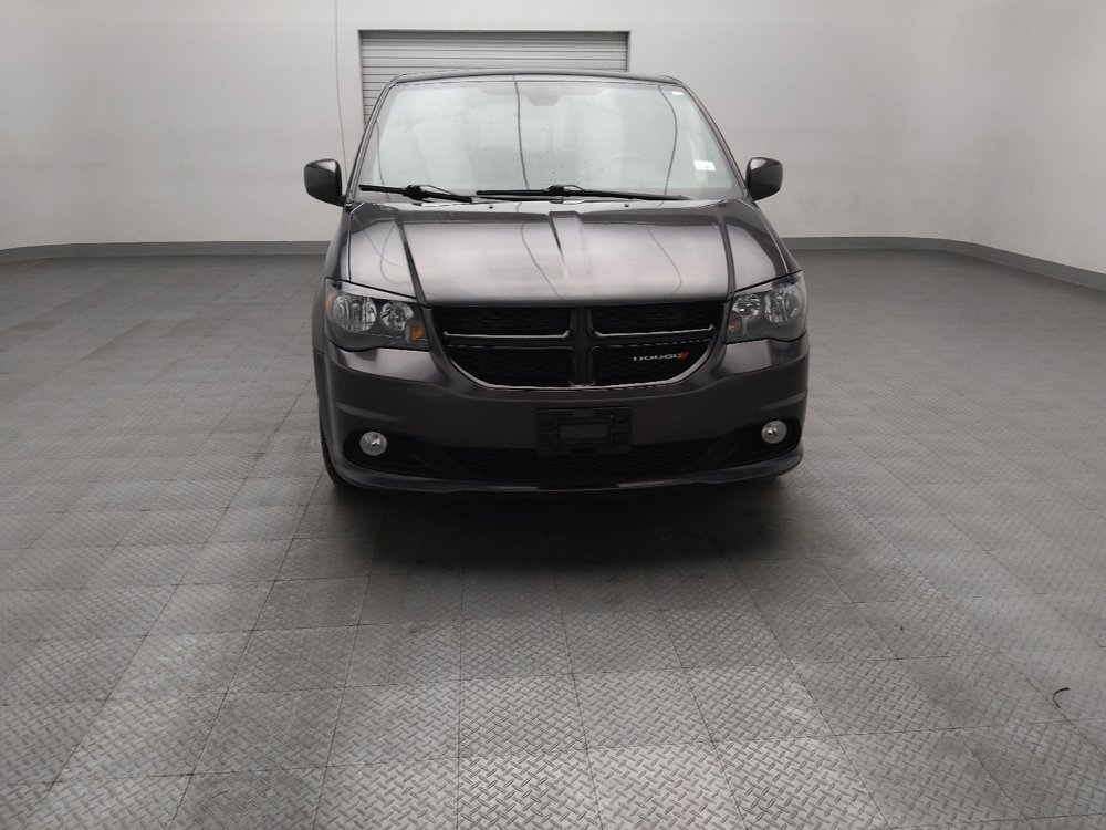 Used 2019 Dodge Grand Caravan SXT w/ Blacktop Package FWD image 14