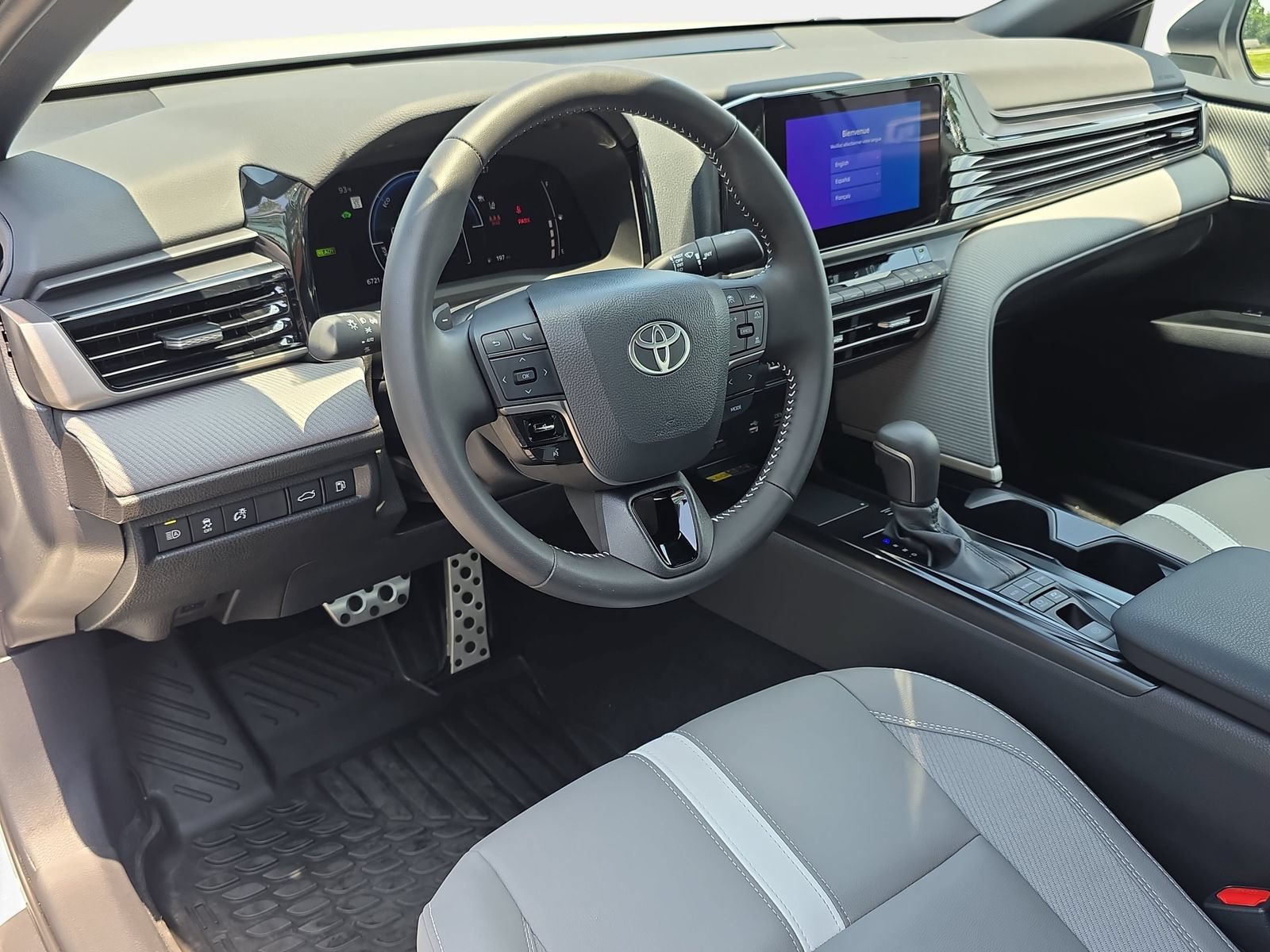 Used 2026 Toyota Camry SE FWD image 15