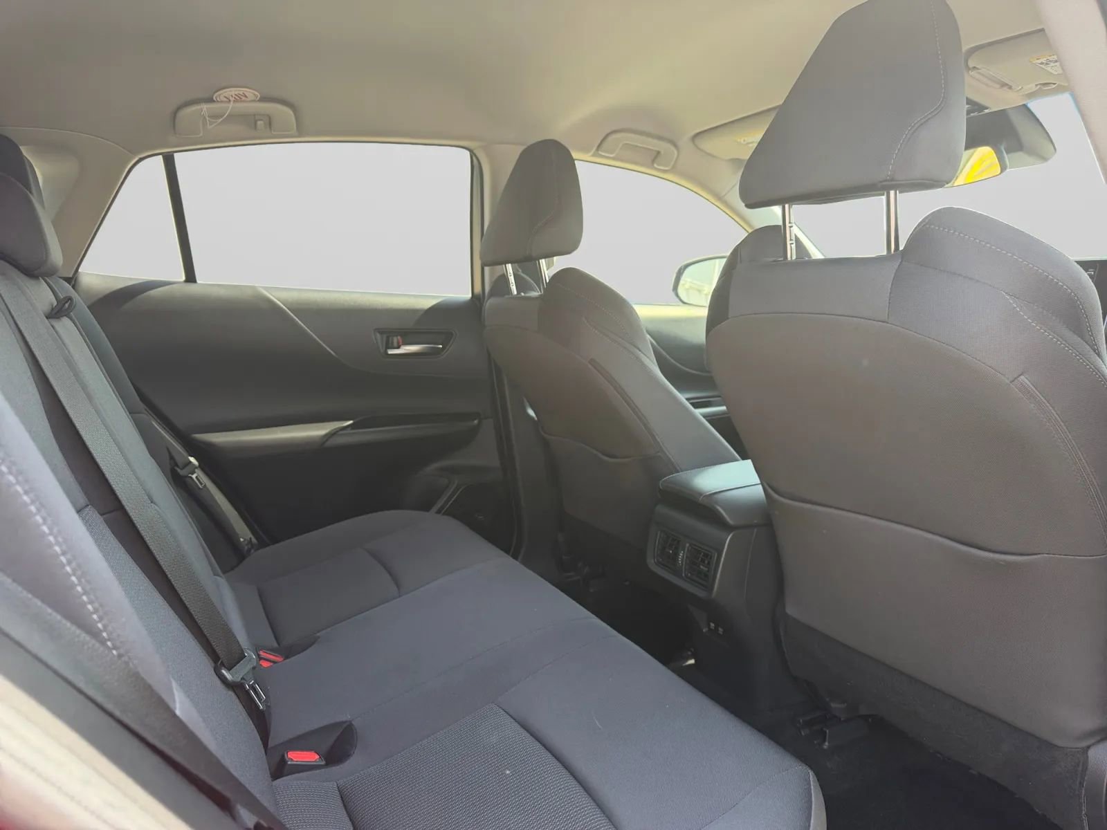 Used 2021 Toyota Venza LE image 30