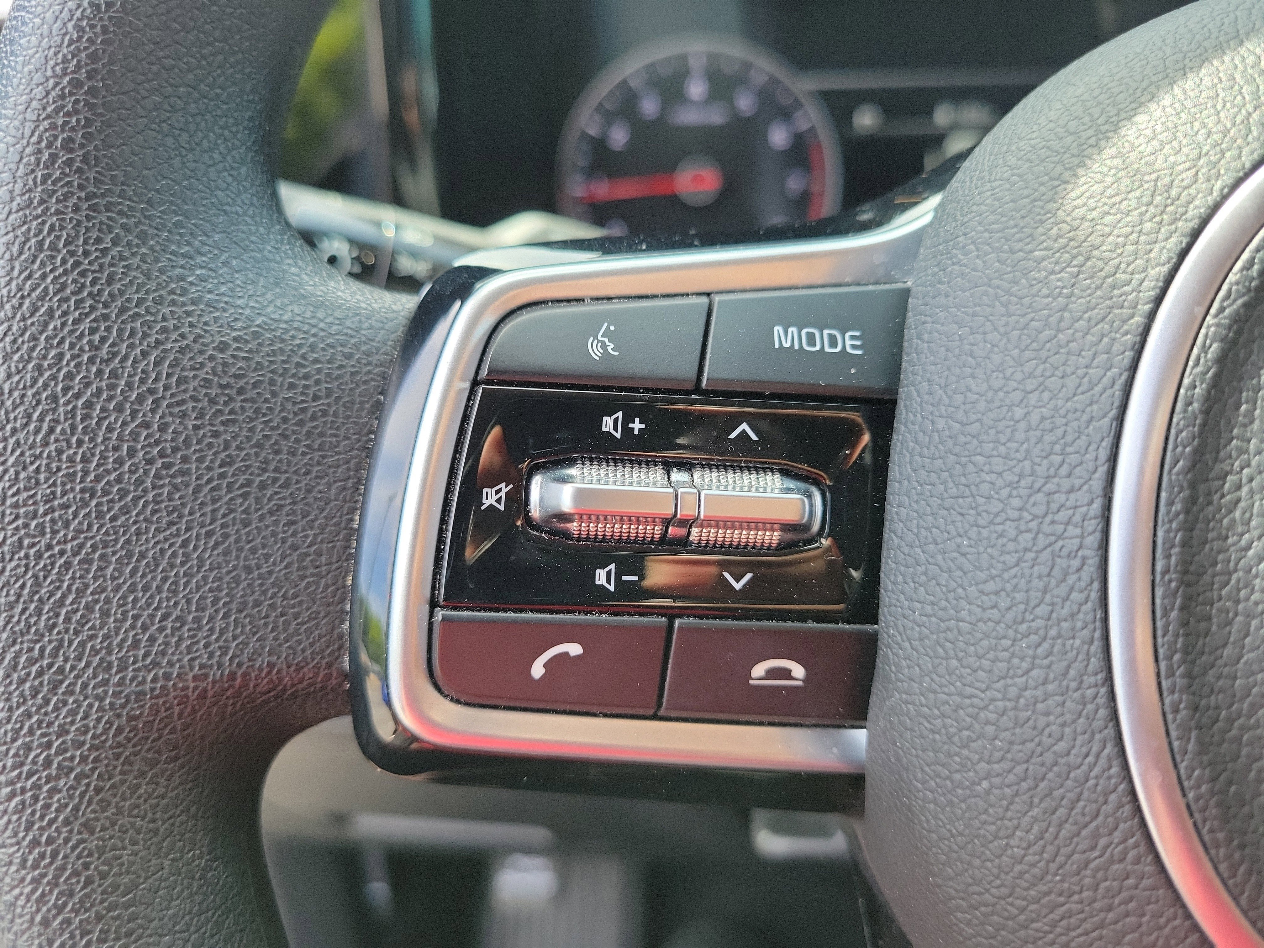 Used 2023 Kia Sorento LX image 22