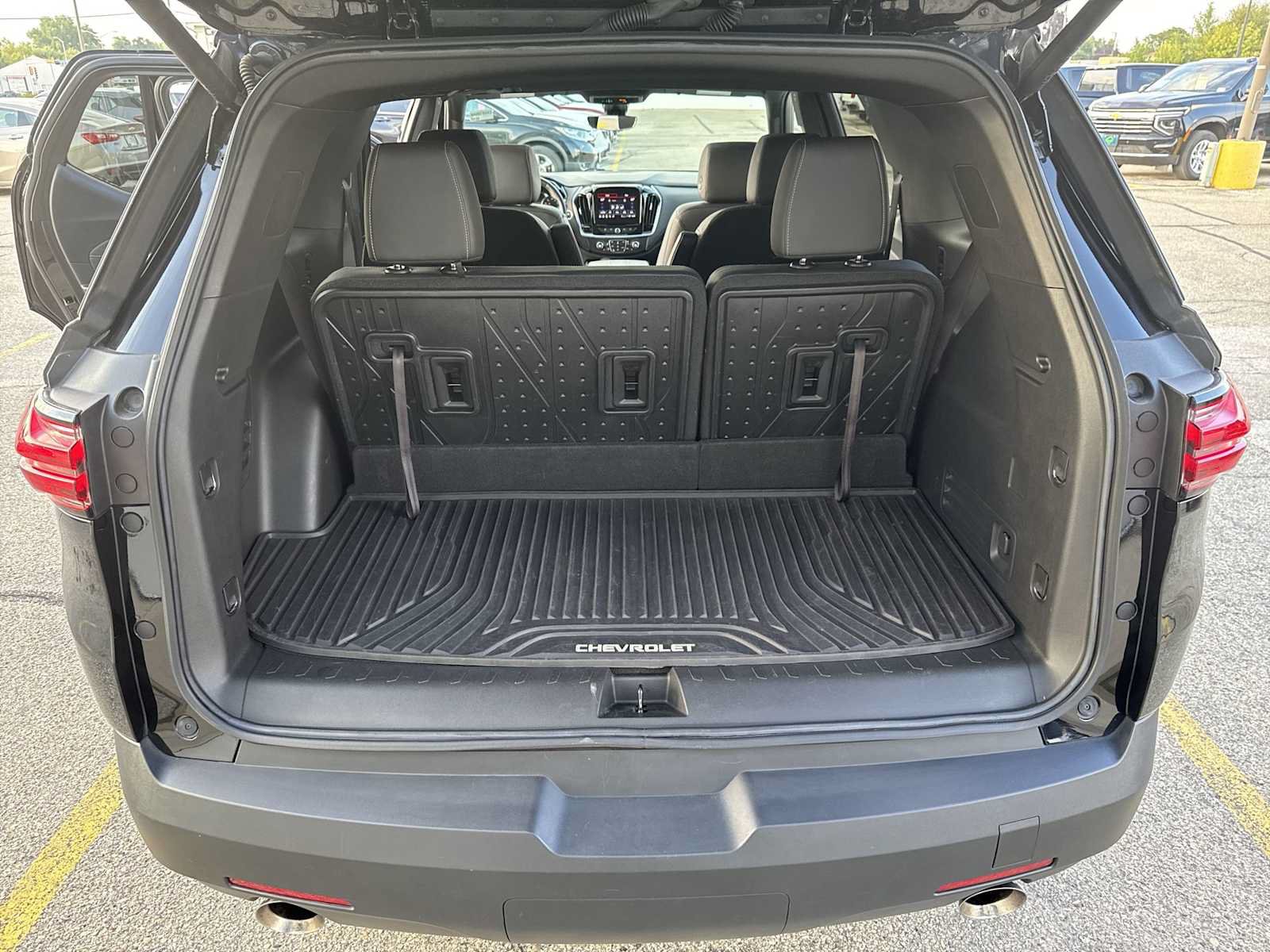 Certified 2023 Chevrolet Traverse LT w/ LT Premium Package AWD/4WD image 23