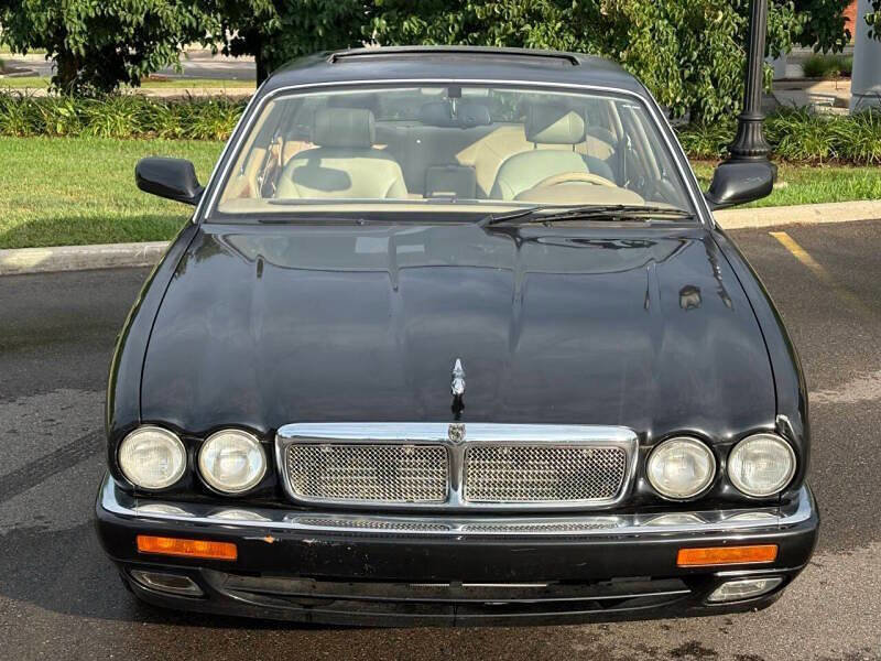 Used 1997 Jaguar XJ6 image 3