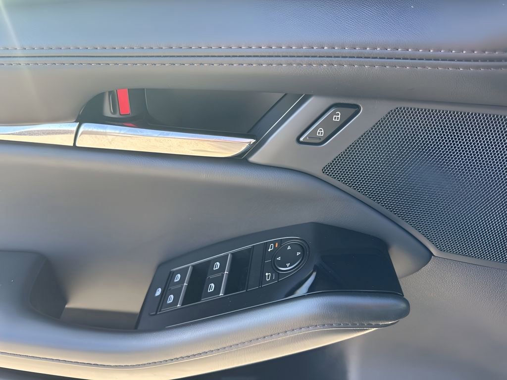 Used 2025 MAZDA MAZDA3 s image 26