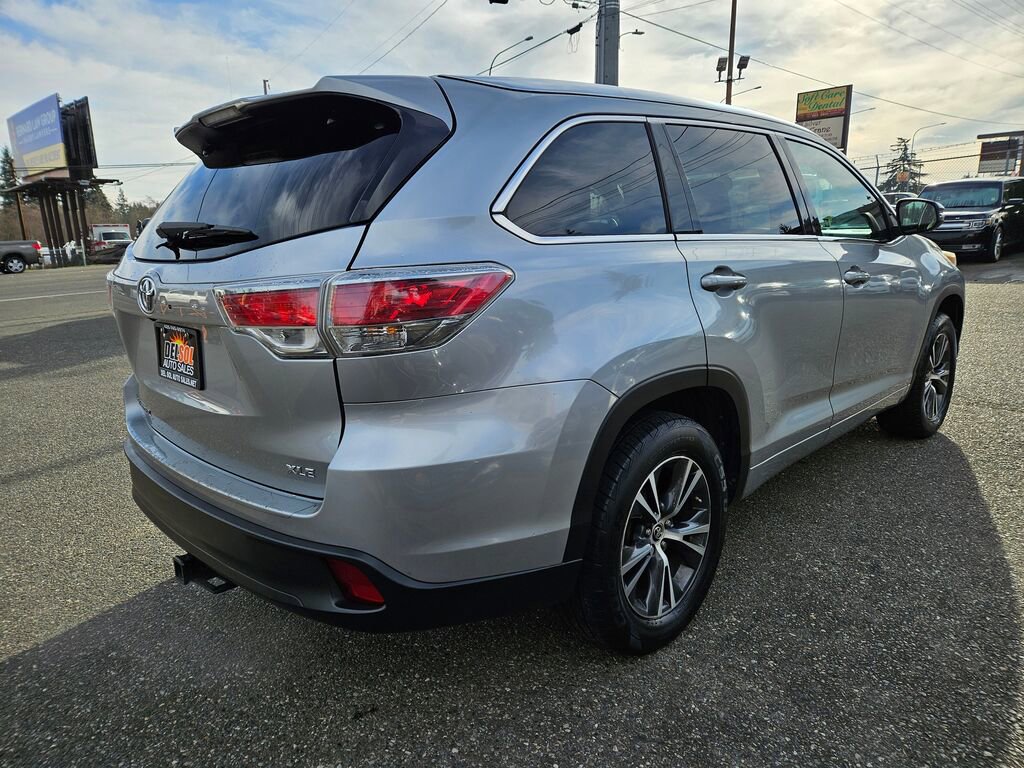 Used 2016 Toyota Highlander XLE image 13