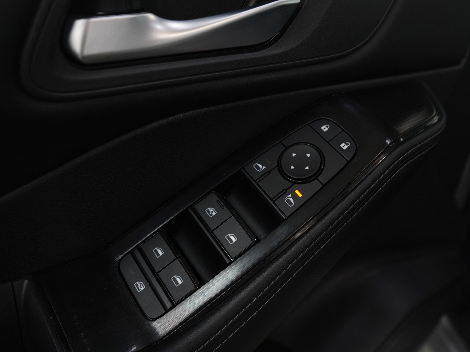 Used 2025 Nissan Rogue SV image 21