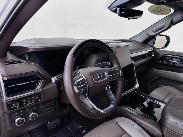 Used 2026 GMC Yukon XL Elevation w/ Elevation Premium Package AWD/4WD image 10