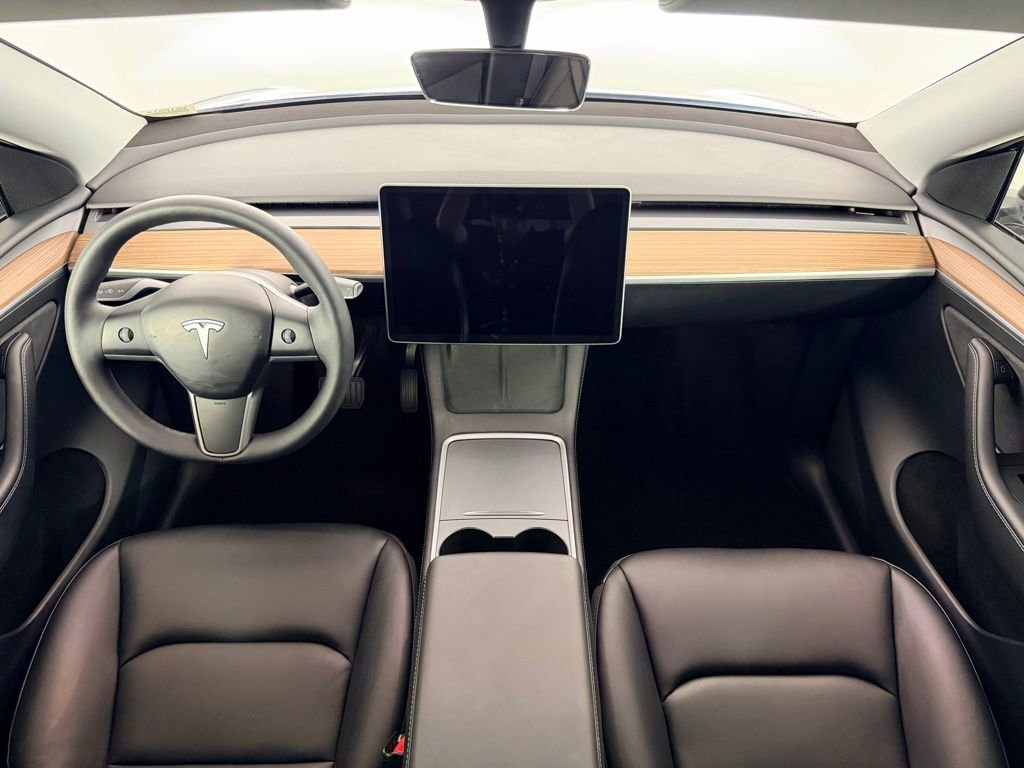 Used 2025 Tesla Model Y Long Range image 11