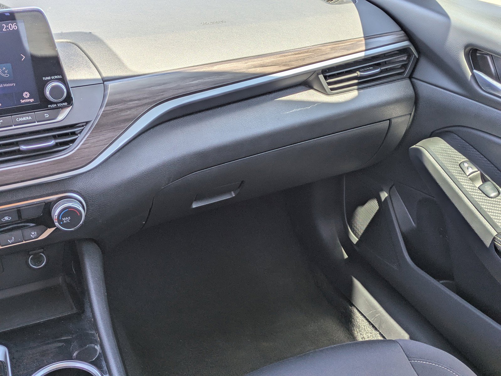 Used 2024 Nissan Altima 2.5 SV FWD image 17