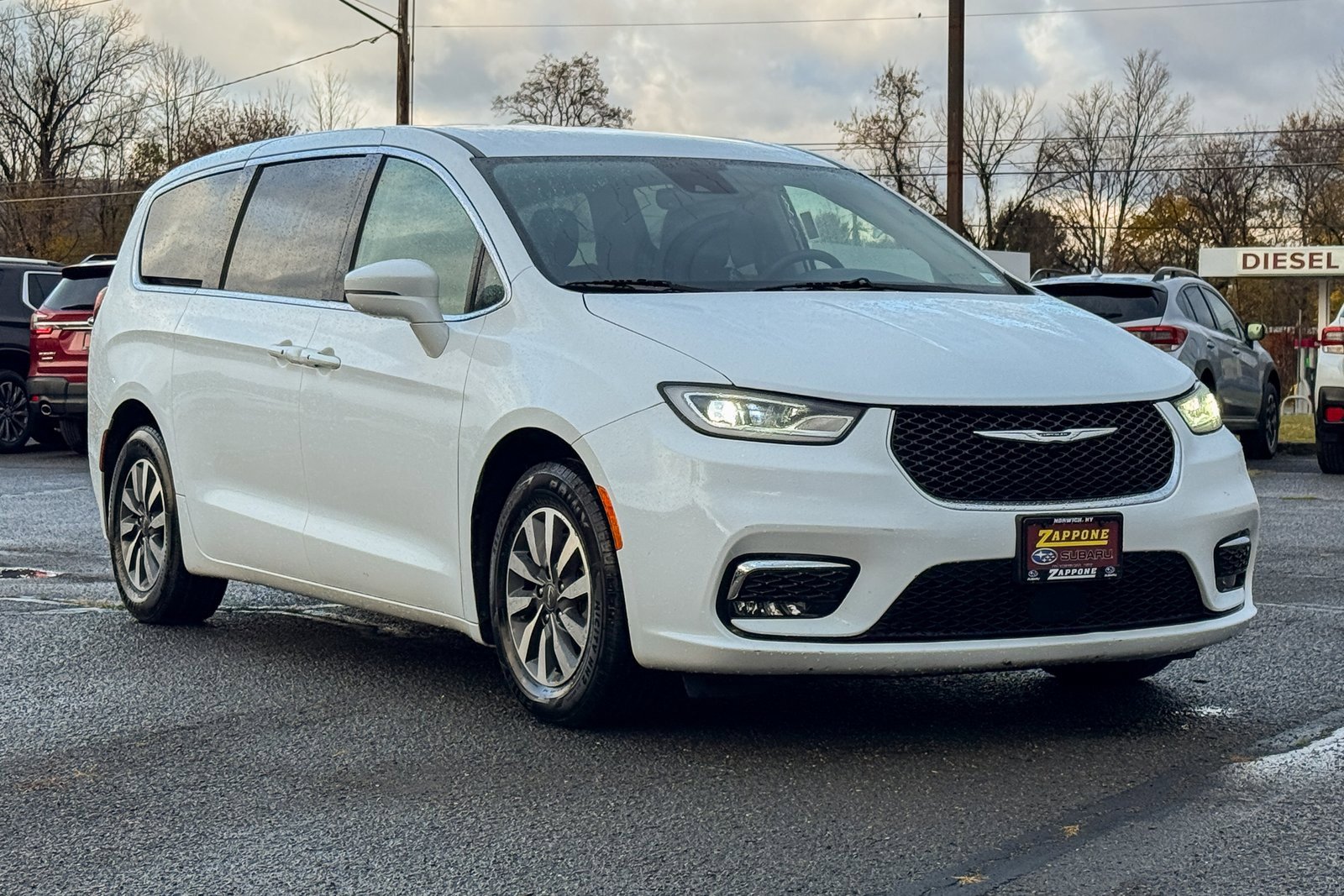 Used 2022 Chrysler Pacifica Touring-L image 1