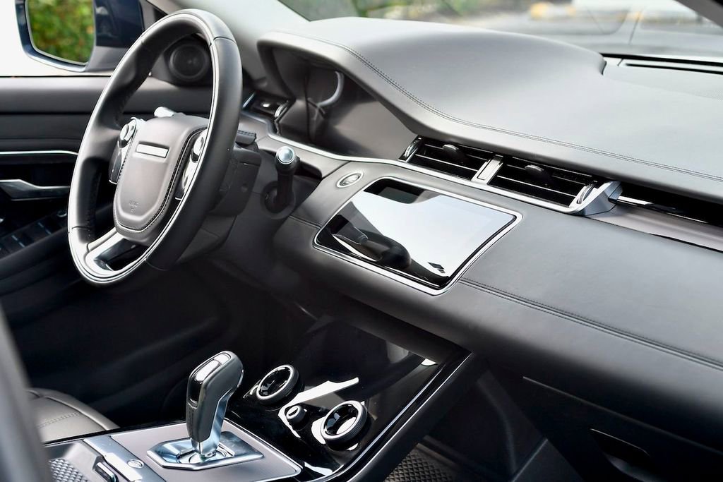 Used 2020 Land Rover Range Rover Evoque SE image 41