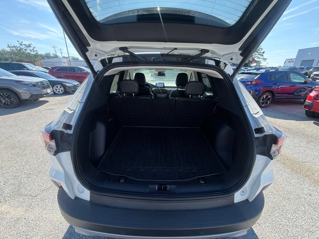 Used 2022 Ford Escape Titanium w/ Titanium Elite Package AWD/4WD image 8