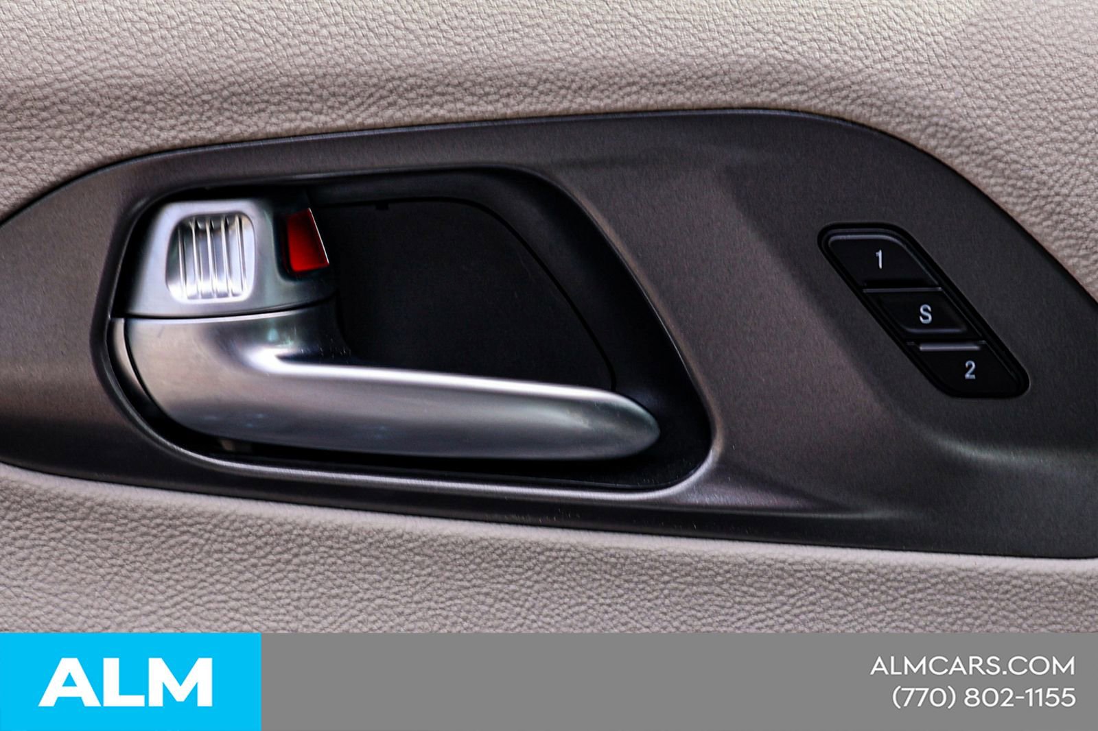 Used 2024 Chrysler Pacifica Touring-L FWD image 40