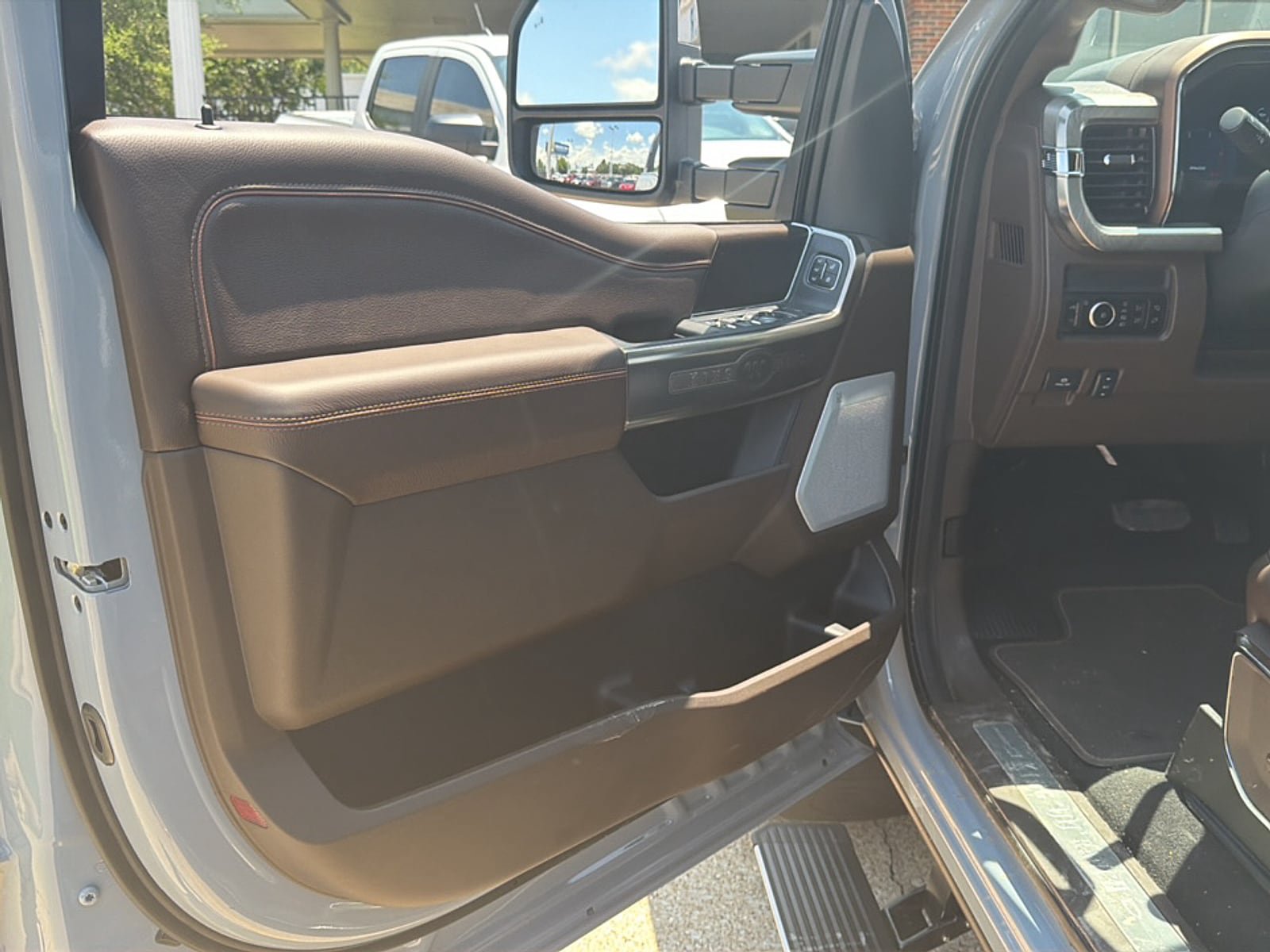New 2026 Ford F350 King Ranch w/ Chrome Package AWD/4WD image 9