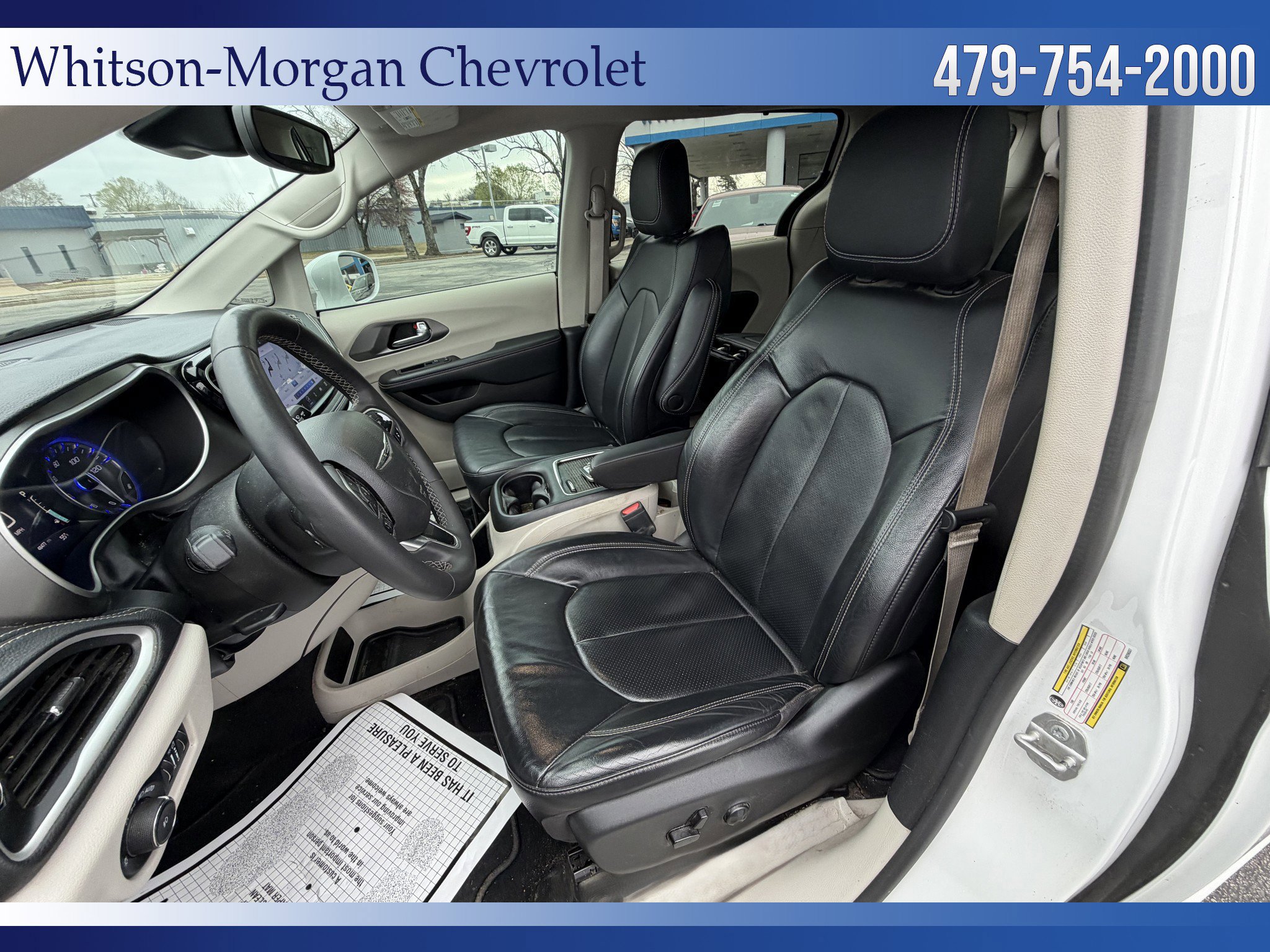 Used 2022 Chrysler Pacifica Touring-L FWD image 9