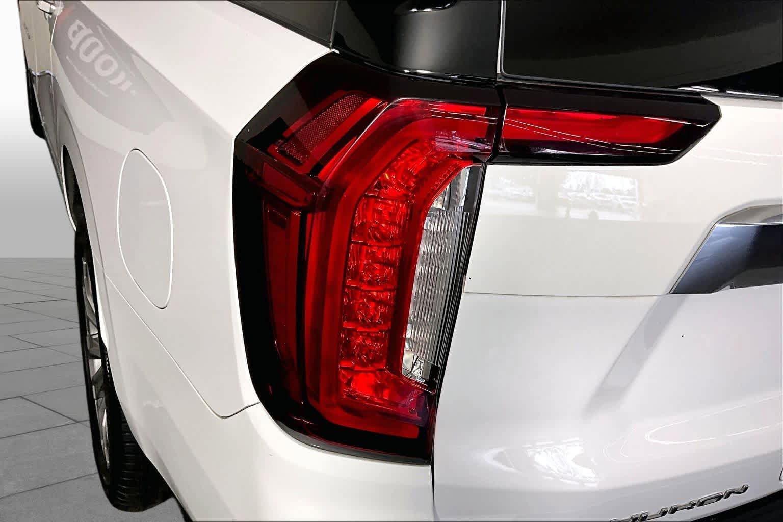 Used 2022 GMC Yukon XL Denali AWD/4WD image 28