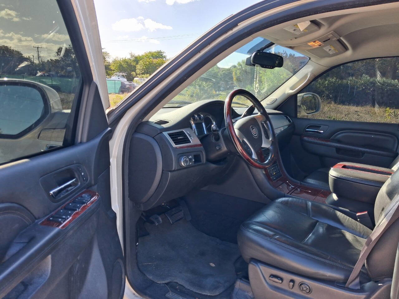 Used 2013 Cadillac Escalade Luxury RWD image 10