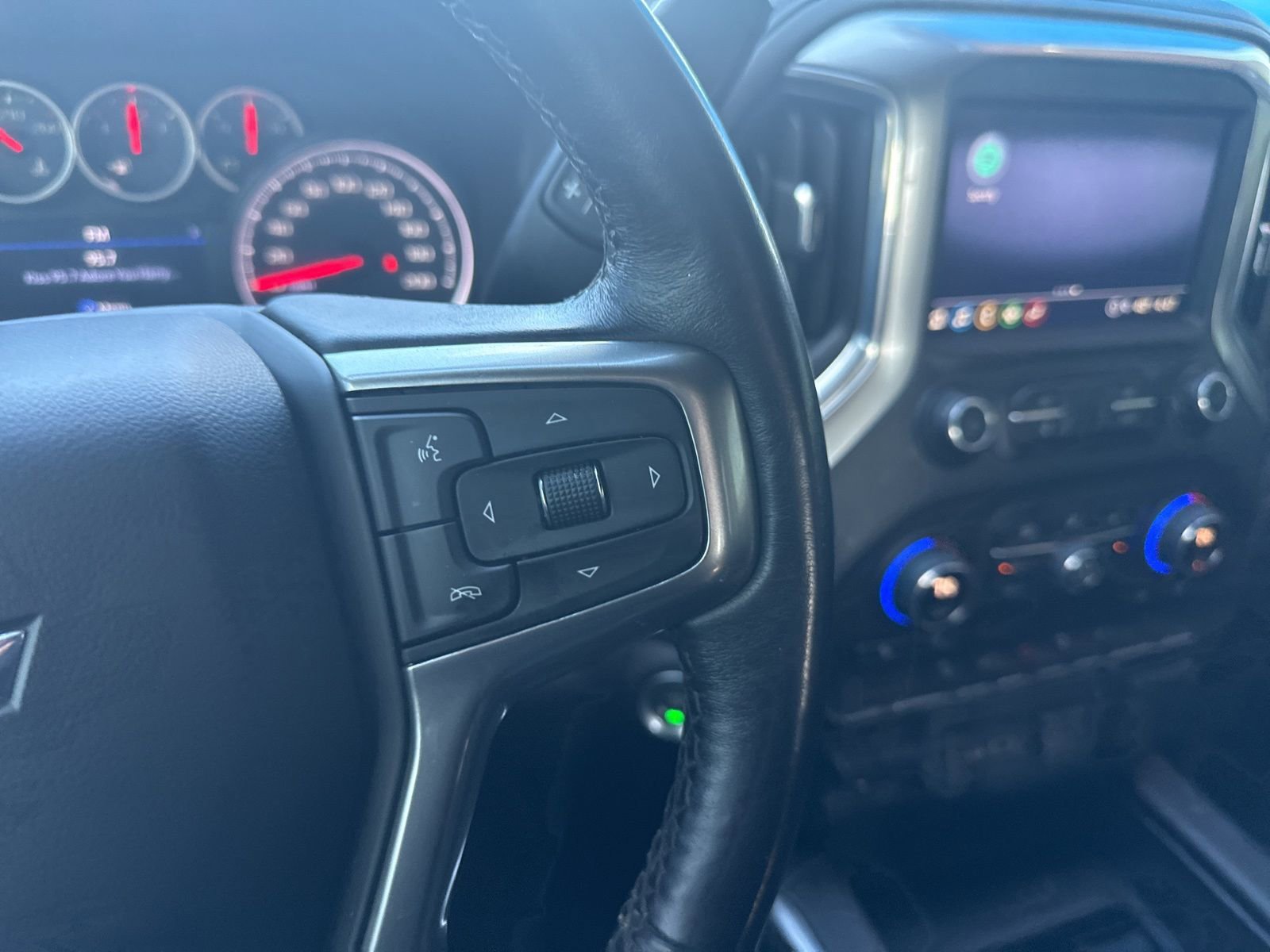 Used 2022 Chevrolet Silverado 1500 LT Trail Boss w/ Convenience Package II image 32