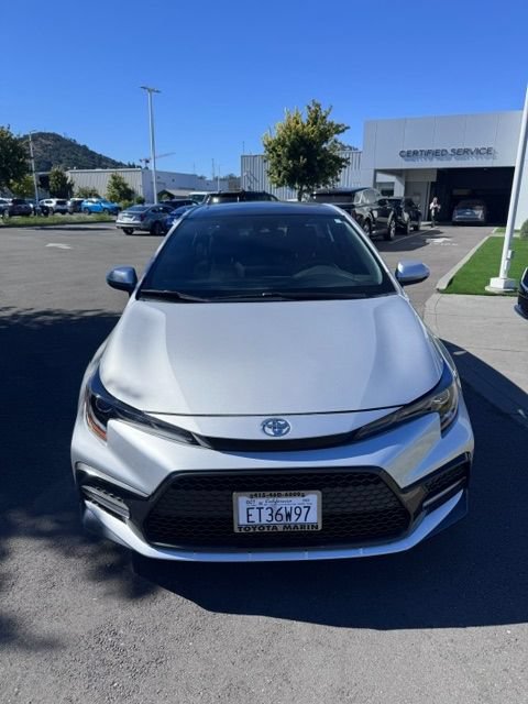 Used 2022 Toyota Corolla SE w/ SE Premium Package FWD image 2