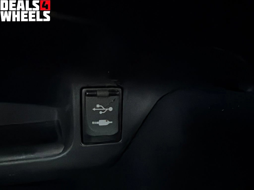 Used 2018 Toyota C-HR XLE FWD image 25