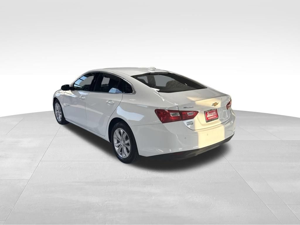 Used 2024 Chevrolet Malibu LT FWD image 3