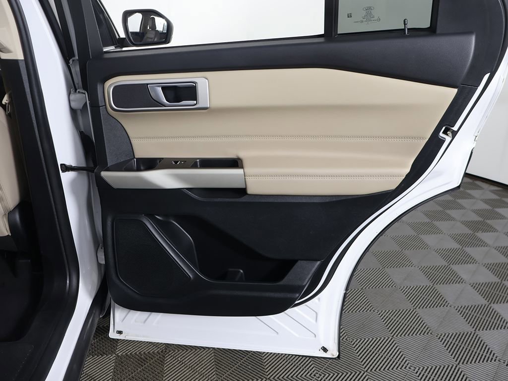 Used 2021 Ford Explorer XLT w/ Equipment Group 202A AWD/4WD image 27