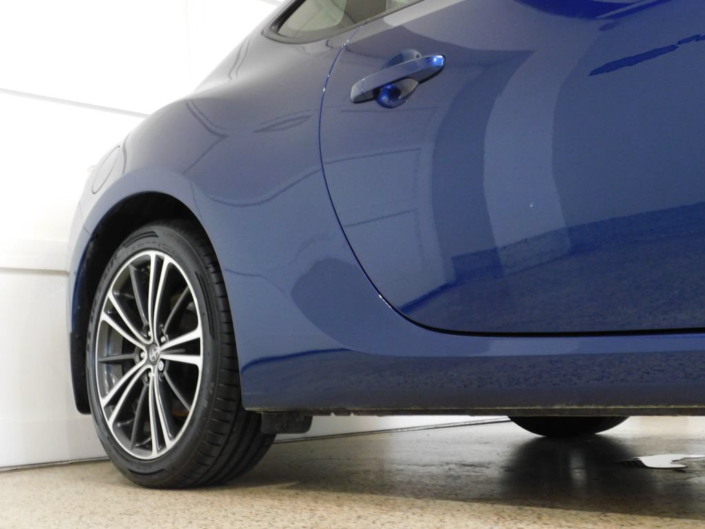Used 2015 Scion FR-S RWD image 9
